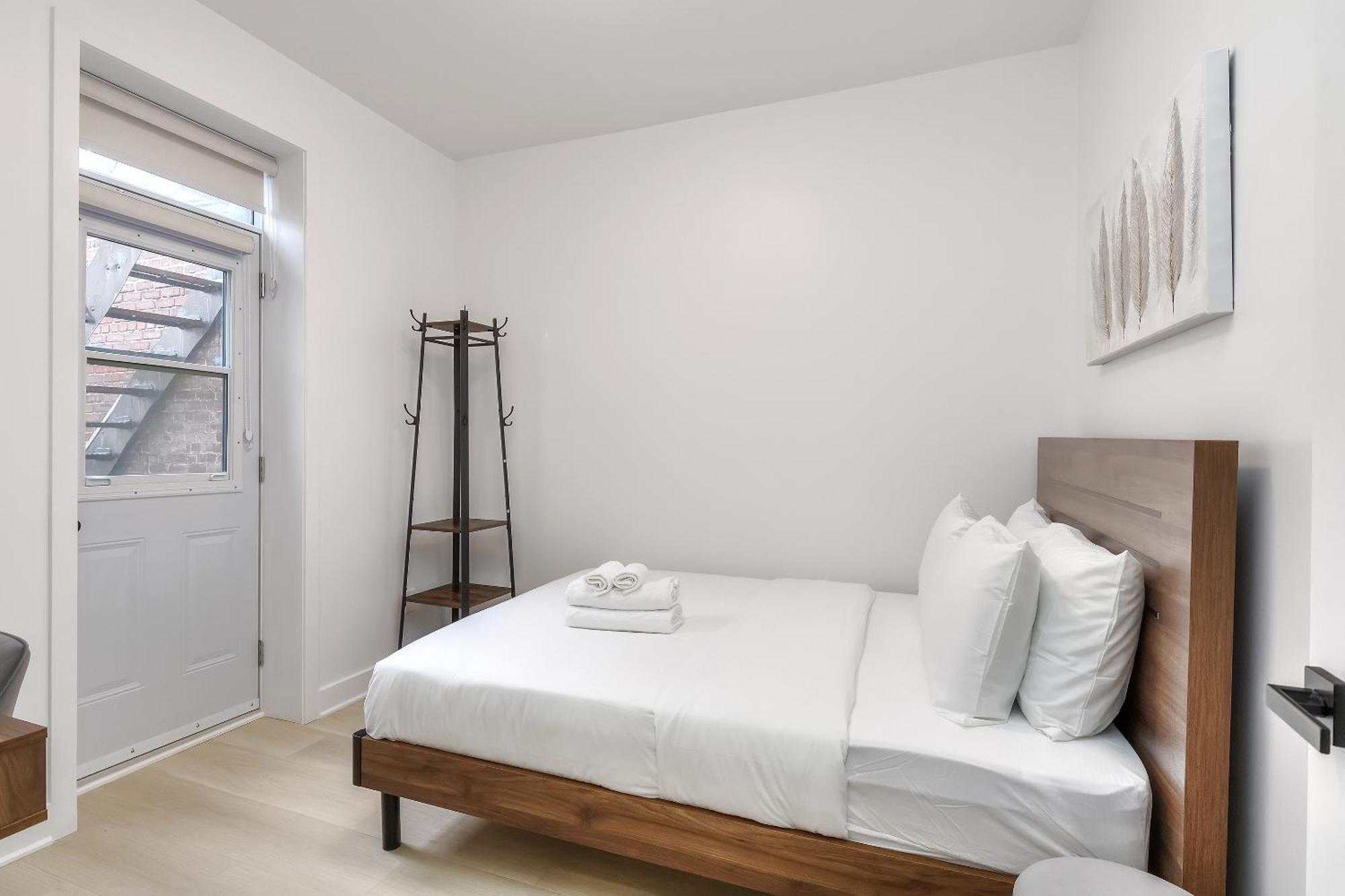 Cozy & Spacious Condo In Heart Of Downtown Montreal Zewnętrze zdjęcie