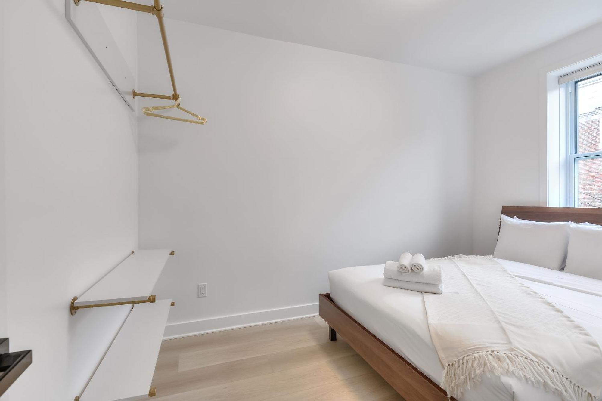 Cozy & Spacious Condo In Heart Of Downtown Montreal Zewnętrze zdjęcie